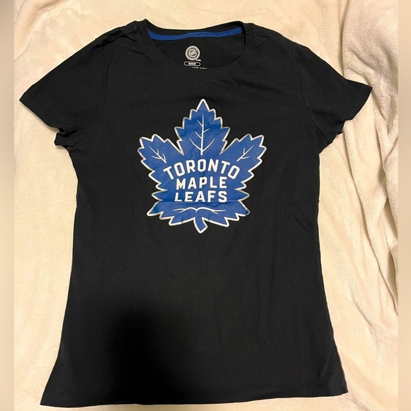 Toronto Maple Leafs T - Picture 1 of 3